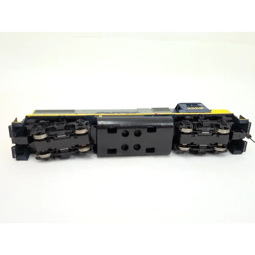 HO ATHEARN 7994 GP38-2 CSX # 2558